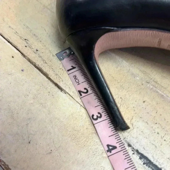 PRADA Black Leather Pointed Toe Pumps Size 38.5 or US 8.5 - Picture 10 of 14